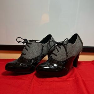 10W Lane Bryant Vintage-look Zip-Up Grey and Black Ankle Boots with 4” Heel